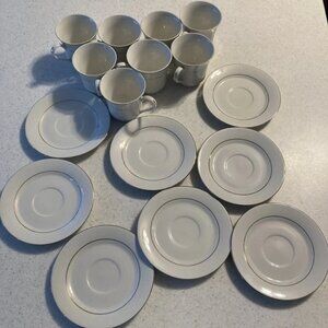 VINTAGE CLASSIC GOLD Coffee Cups and Saucers White w Gold Trim | Set of 8